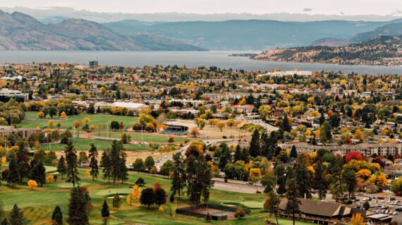 The view from Dilworth Mountain Park overlooking Kelowna