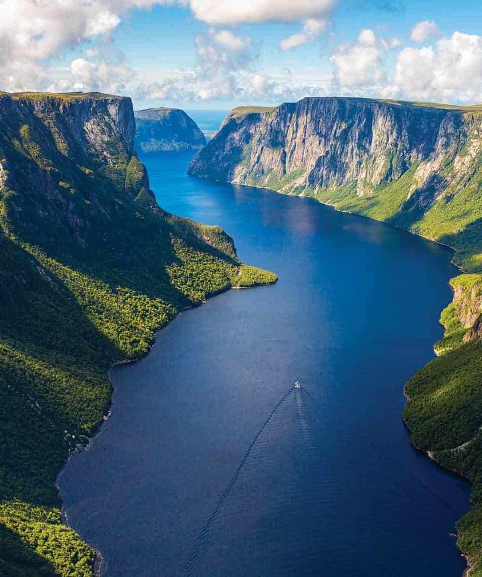 Western Brook Pond Gorge, Western